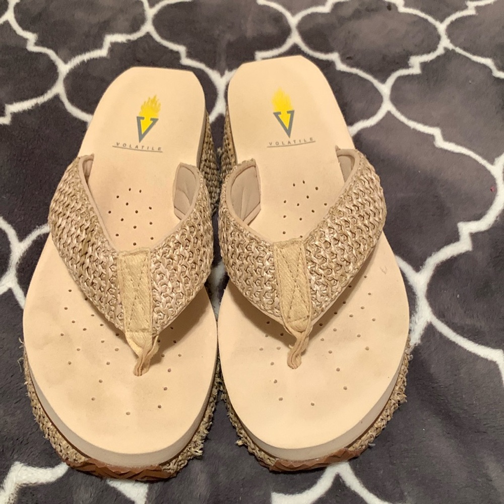 Women’s flip flop with wedge